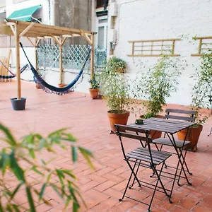 https://zoo-rooms-boutique-guesthouse.topbarcelonahotels.com